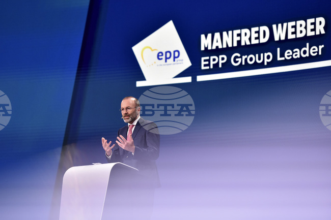 Европейската комисия ще предложи следващата седмица промяна в правилата, забраняващи нови автомобили с ДВГ от 2035 г.