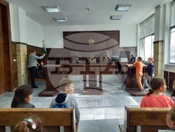 Четвъртокласници от СУ"Св. Св. Кирил и Методий" гостуваха в Окръжния съд в Добрич