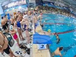 Весела Лечева поздрави стотици млади плувци, които участваха в турнира „Замората“