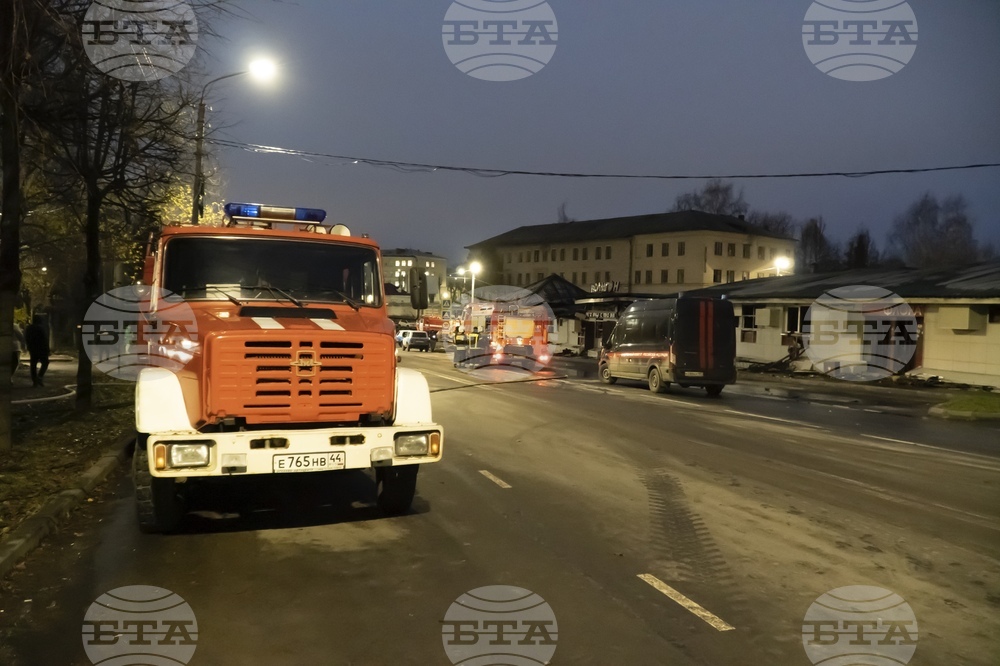 Най-малко шестима души са загинали в следствие на пожар в склад за цветя в Москва