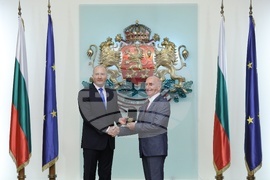 Румен Радев - удостояване с държавни отличия - церемония