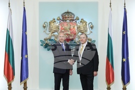 Румен Радев - удостояване с държавни отличия - церемония