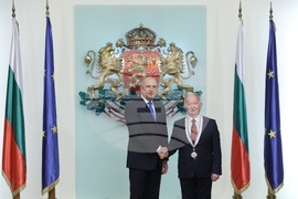 Румен Радев - удостояване с държавни отличия - церемония