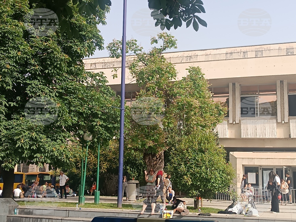 Продължава предаването на протоколите на секционните избирателни комисии в Пазарджик