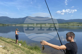 Село Ярловци - ученици - риболов - обучение