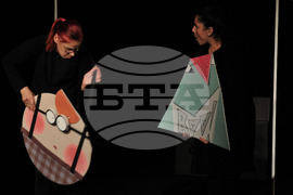 Бургас - Отвъд стената - спектакъл