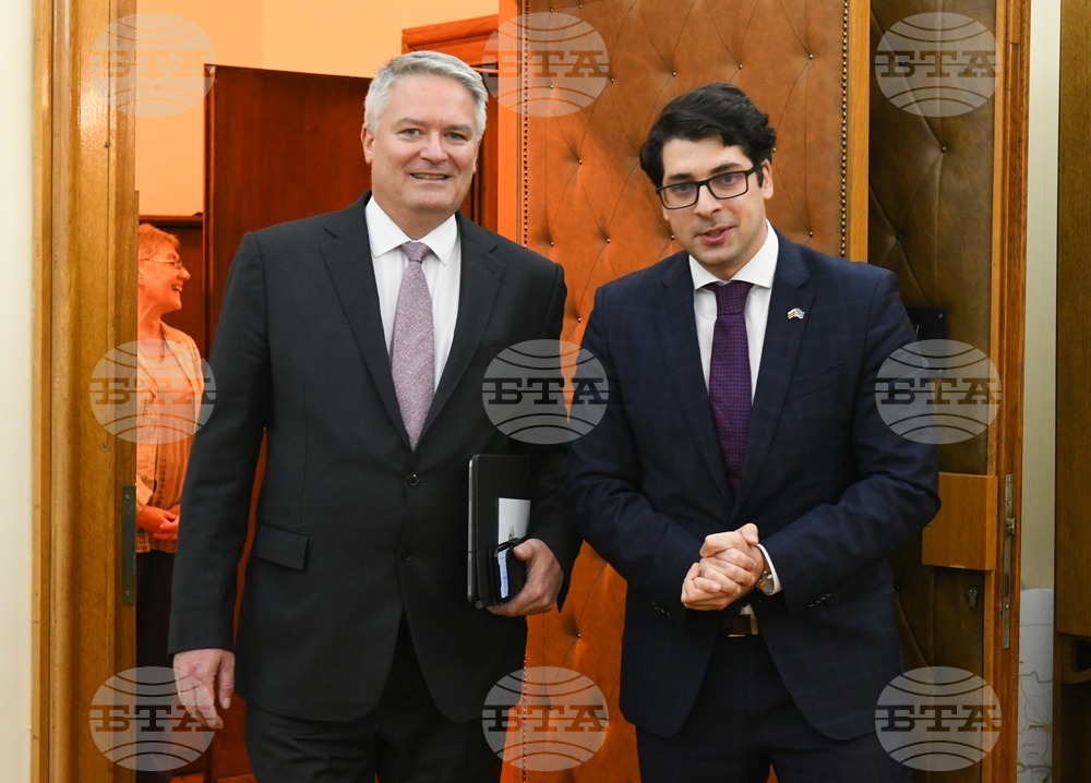 Deputy PM Pekanov, OECD SG Corman Discuss Tasks on Road to Accession
