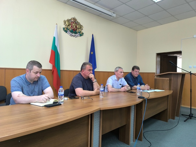 ОА Добрич: Областният управител проведе работна среща с хотелиери, местна власт и ръководството на ВиК оператора