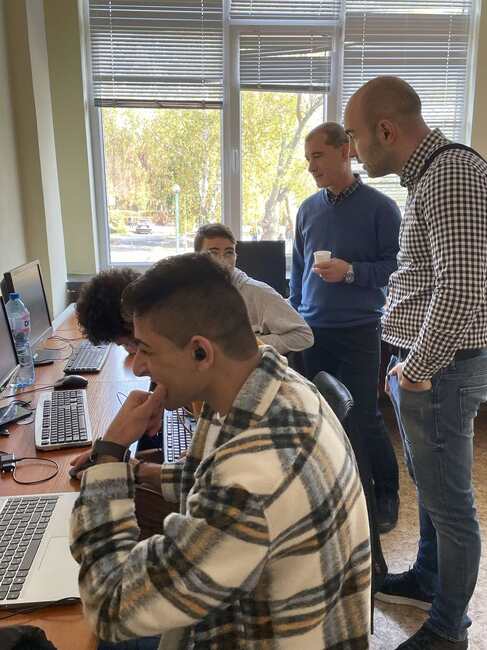 Стартират нови курсове в лабораториите на университет "Асен Златаров" в Бургас по програма "Образование с наука" 