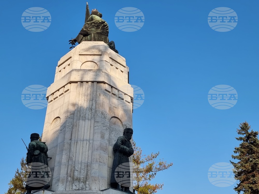 Възстановен е откраднатият щик на опълченска пушка от паметника „Майка България“ във Велико Търново