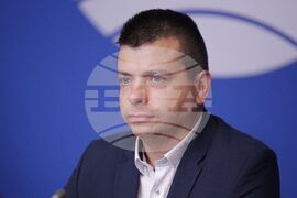 Национален пресклуб на БТА - пресконференция - хартиена бюлетина - Деян Дешков