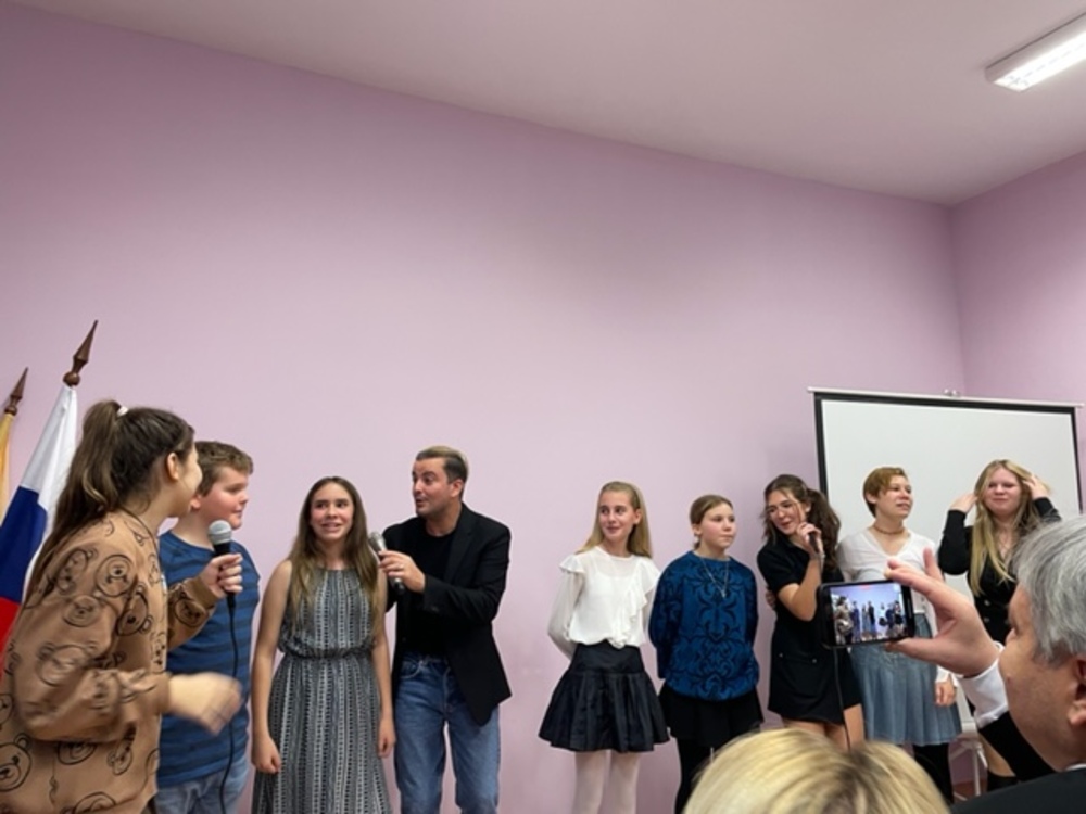 Стефан Илчев пя в Българското средно училище „Христо Ботев“ в Братислава