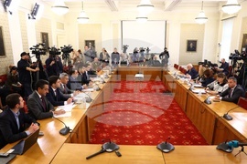 Народно събрание - ГЕРБ-СДС - "Продължаваме Промяната" - среща