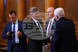 Парламент - извънредно заседание