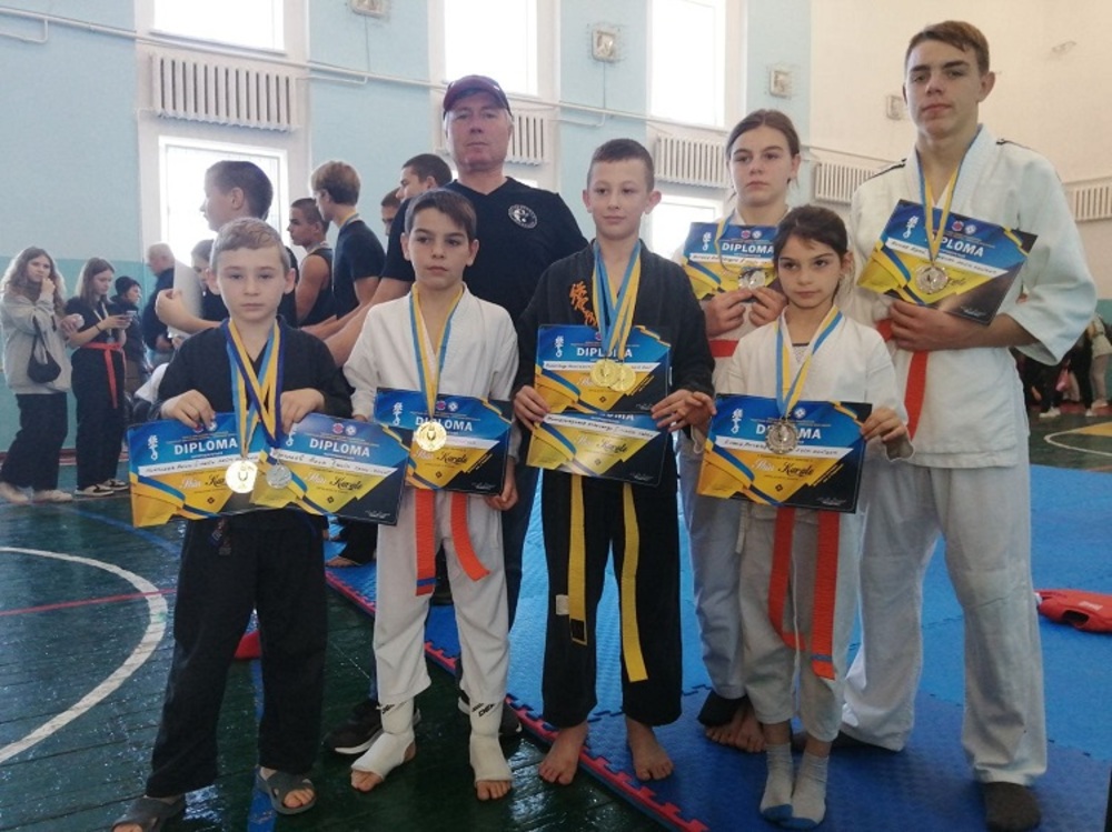 Младежи от Болградска община спечелиха призови места в турнир по карате