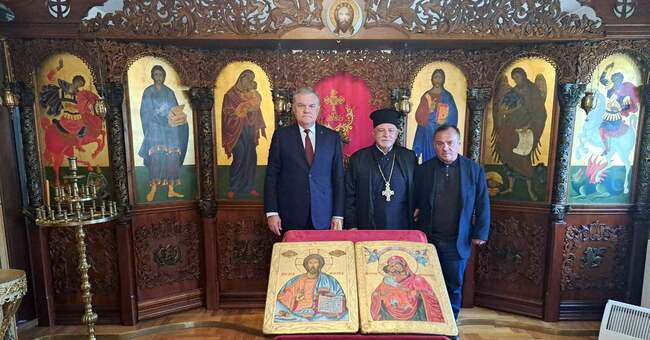 Румен Петков и Антон Коджабашев направиха дарение на българската църква „Св. св. Кирил и Методий“ в Будапеща