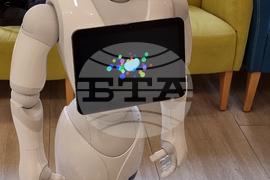 Варна - форум - туризъм - хуманоиден робот