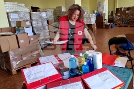 Кърджали - БЧК - раздаване на продукти