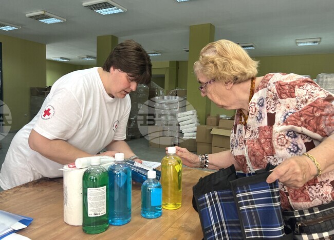 От понеделник Червеният кръст в Хасково започва раздаването на помощи на 16 892 души в областта