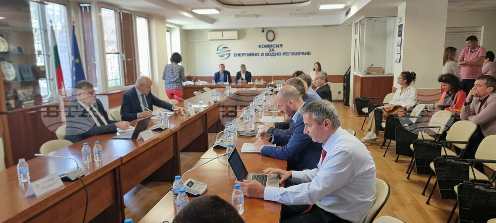 КЕВР може да повиши цената на тока за бита от 1 юли с повече от предвиденото, ако борсовите цени продължат да растат, заявиха от регулатора