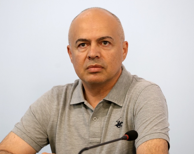 Вчера Корнелия Нинова подаде оставката на цялото Изпълнително бюро на БСП, съобщи Георги Свиленски