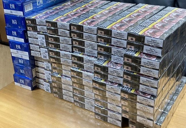 Митнически служители откриха 100 000 къса контрабандни цигари в товарен автомобил на МП Лесово