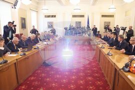 Парламент - БСП - Продължаваме Промяната - бюджет - среща