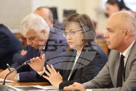 Парламент - БСП - Продължаваме Промяната - бюджет - среща