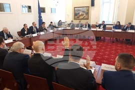 Парламент - Комисия по икономическа политика и иновации