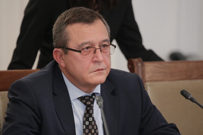 Националните програми са много важни за осигуряването на средства за дейностите в образованието, каза министър Сашо Пенов