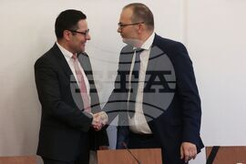 Парламент - Комисия по икономическа политика и иновации
