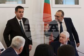 Парламент - Комисия по икономическа политика и иновации