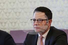 Парламент - Комисия по икономическа политика и иновации