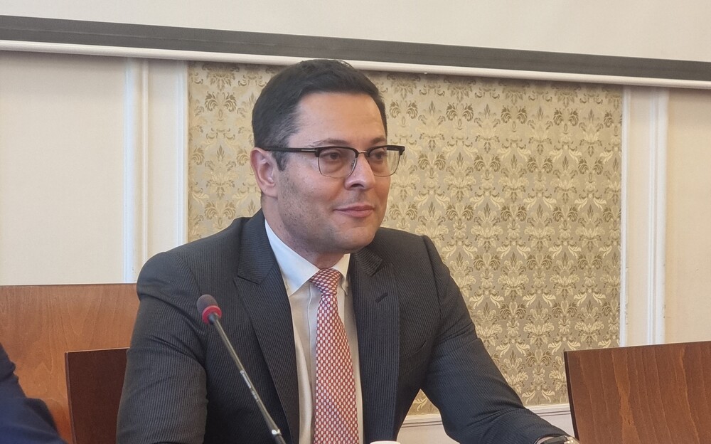 Министър Пулев в НС: ББР не се ръководи ефективно, управлението е катастрофално