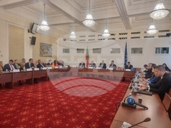 Министър Пулев в НС