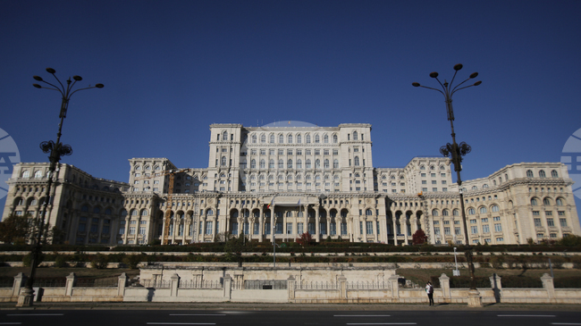 Румънският парламент ще гласува на 5 май вота на недоверие, внесен срещу правителството на Илие Боложан