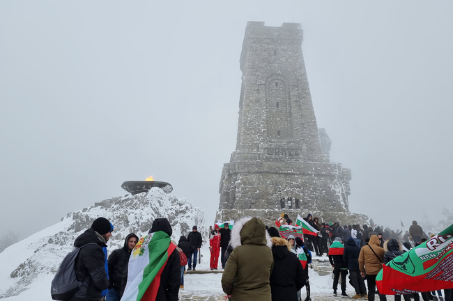 НСО излезе с позиция във връзка с коментарите на охраната на лица по време на честванията на националния празник на връх Шипка
