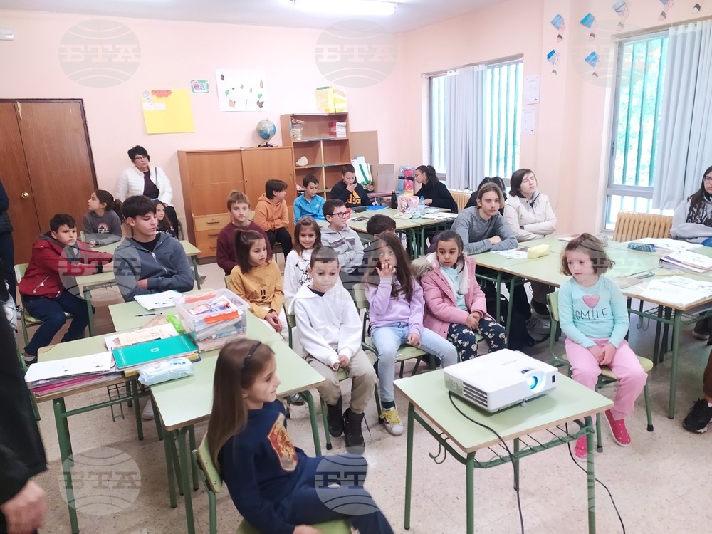 Онлайн урок изнесоха от Регионална библиотека "Никола Фурнаджиев" за неделното българско училище в Мадрид