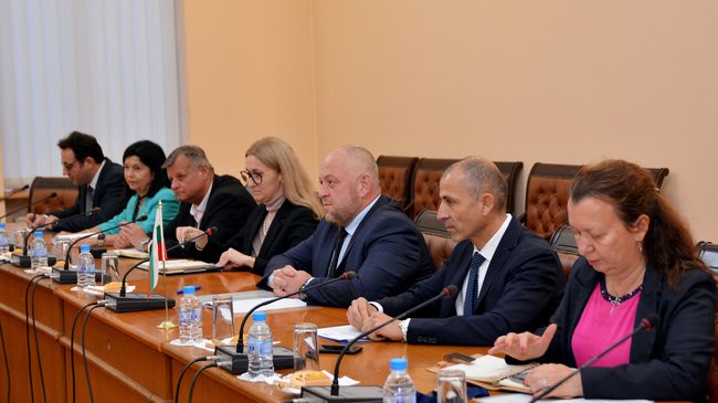 България и Турция започват работа за намаляване на времето при преминаване на влаковете през граничните пунктове 