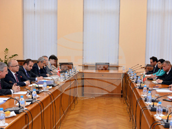 Снимка: Министерство на транспорта и съобщенията - среща между вицепремиера по икономическите политики и министър на транспорта и съобщенията Христо Алексиев с генералния директор на Турските държавни железници Хасан Пезюк 