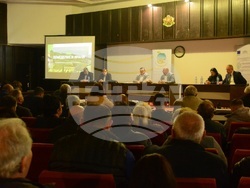 Снимка: Министерство на земеделието - Заместник-министърът на земеделието Георги Събев по време на среща със земеделски производители в Първомай