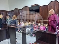 Снимка: Окръжен съд – Добрич – Деца от детска градина "Бодра смяна" посетиха Районния съд в Добрич