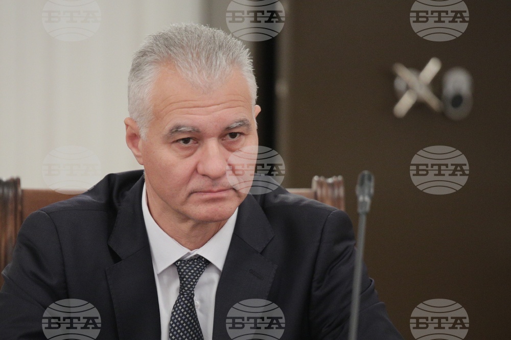 Парламент - комисия- заседание - Пламен Тончев