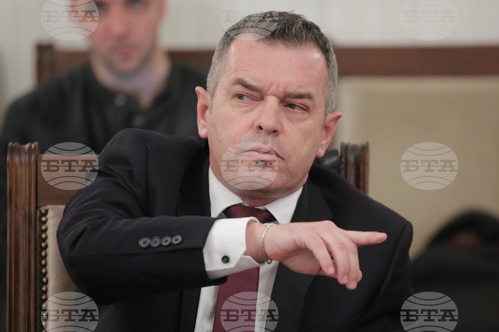 Парламент - комисия- заседание - Венелин Венев