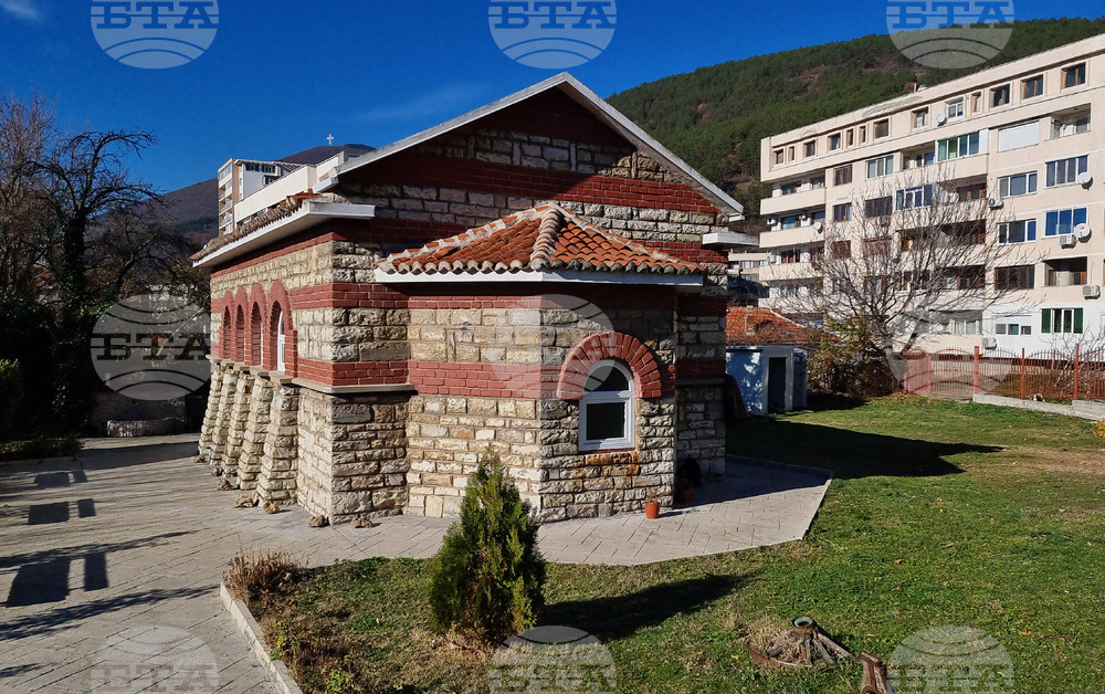 Благотворителна изложба „Градините на Богородица“ ще събира средства за ремонт на параклиса „Св. Мина“ в Сливен