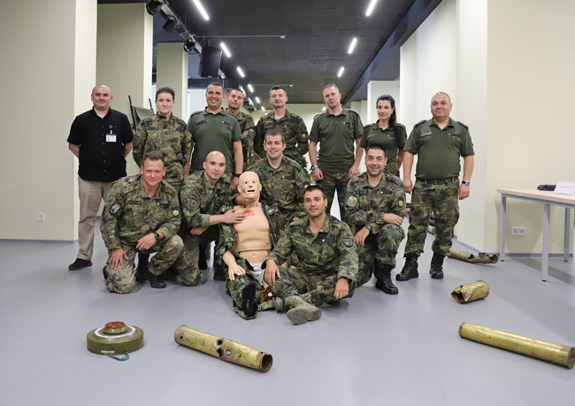ВМА: Двойно повече „военни парамедици” обучи ВМА през 2024-а