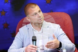 Форум “Еврото, българите и бизнеса”