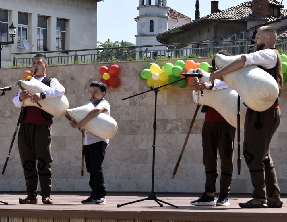 Лятна ваканционна програма за ученици от Асеновград