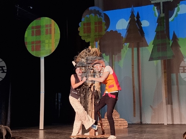 Перник - театрална постановка - „Дивия запад“