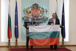 Румен Радев - Българска антарктическа експедиция - флаг